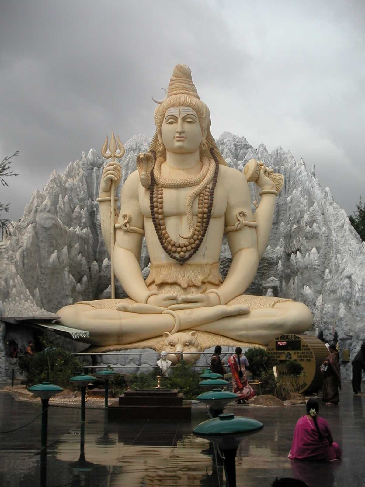 statue_de_shiva_bangalore_inde_02.jpg